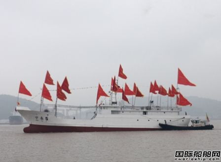 東紅船業(yè)“寧泰5”號魷釣船下水