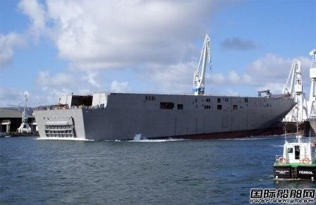 澳大利亞兩棲攻擊艦“阿德萊德”號(hào)下水