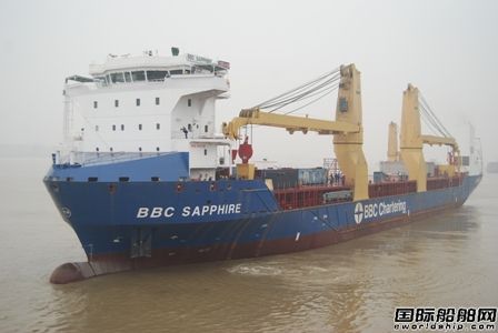 江聯(lián)造船14000噸重吊船試航