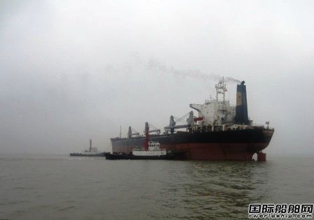 “永順”輪靠泊靖江市長(zhǎng)榮拆船廠(chǎng)