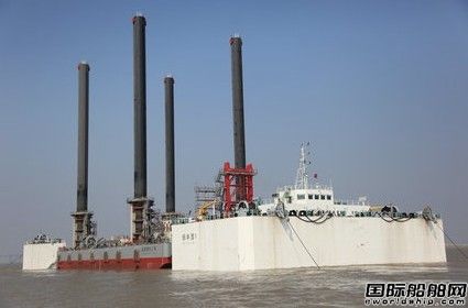 振華重工“龍?jiān)凑袢A2號(hào)”船下水