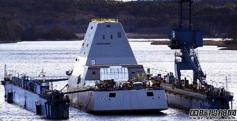 美國海軍隱身驅(qū)逐艦低調(diào)下水