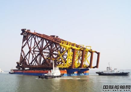 “海洋石油228”輪載運大型油田導(dǎo)管架
