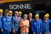 由Meyer Werft建造的世界最先進(jìn)的深海研究船“Sonne”號(hào)日前交付。據(jù)介紹，該船總投資1.244億歐元，長(zhǎng)116米，型寬20.6米。交付儀式上，這艘新船由船廠負(fù)責(zé)人Bernard Meyer交付至德國(guó)研究部部長(zhǎng)Johanna Wanka和船舶運(yùn)營(yíng)商Reederei Briese公司的船長(zhǎng)Oliver Meyer，德國(guó)總理默克爾參加了交接儀式。