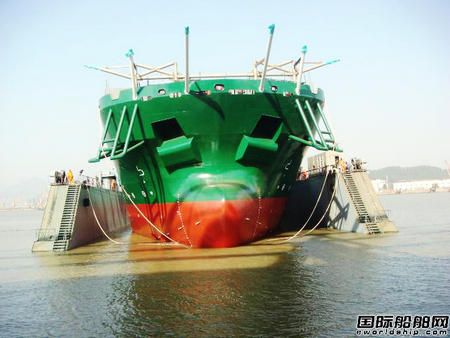 粵新海工1艘88米輕型工程船下水