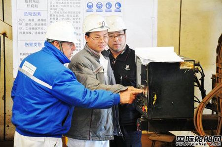 中航威海船廠1艘81200噸散貨船開工