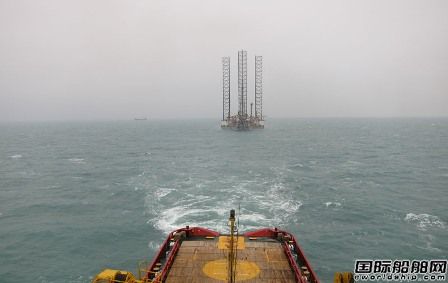 “德惠”輪完成“油盛”平臺拖航任務