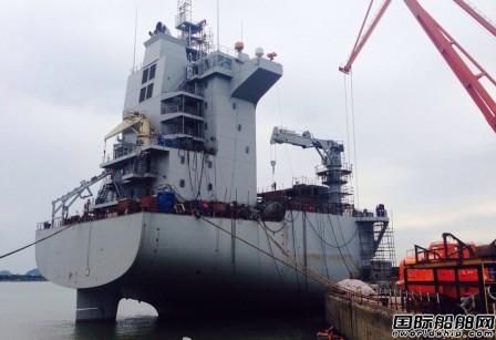 中國海軍首艘半潛船“東海島”號入列 