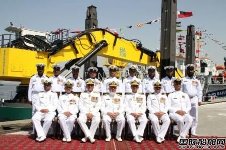 新河船舶重工交付巴基斯坦海軍挖泥船