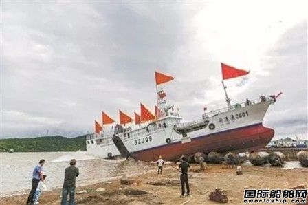 博大船業(yè)首批金槍魚延繩釣船下水