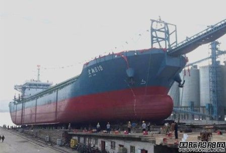 白馬船廠沿海自卸砂船“宏翔819”輪下水