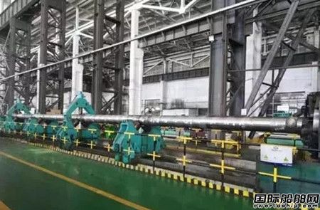 武漢重工交付國內首件超長空心螺旋槳軸