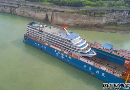 三峽庫區(qū)最大浮船塢在重慶江萬船廠投入運營