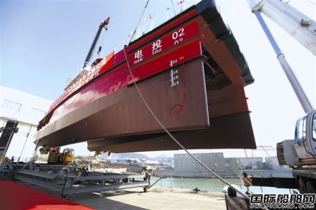 國內(nèi)首艘20米雙體全鋁合金高速風(fēng)電運(yùn)維船下水