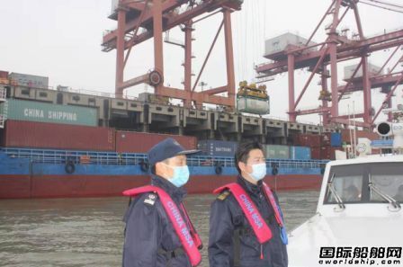 長江海事局為疫情防控物資運(yùn)輸船舶開辟水上綠色通道