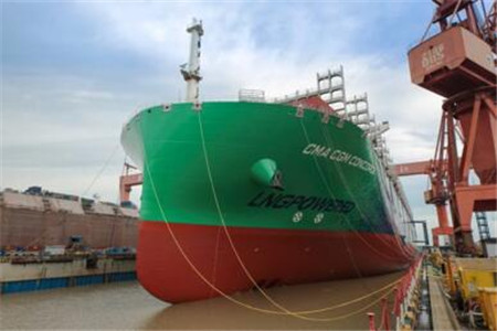 江南長興造船23000TEU集裝箱船4號船按期出塢