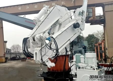 中船綠洲成功研制主動(dòng)波浪補(bǔ)償起重機(jī)順利發(fā)貨