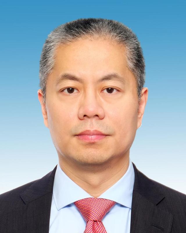 張為任上海市副市長，系中遠海運集團副總經理