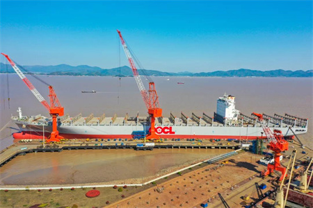 舟山中遠(yuǎn)海運(yùn)重工完成東方海外兩艘船修理改裝提前開(kāi)航