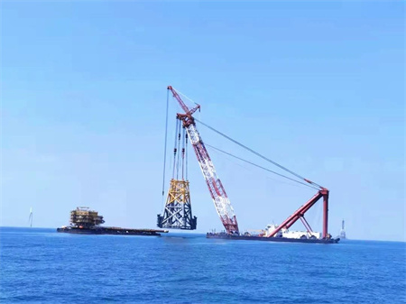 “新振浮7”輪成功安裝亞洲最高最重海上風電導管架