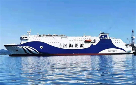 威海金陵提前完成“渤海翡珠”輪彩繪工程