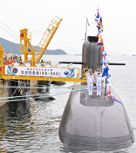 大宇造船建造韓國(guó)史上最強(qiáng)潛艇“島山安昌浩”號(hào)入列