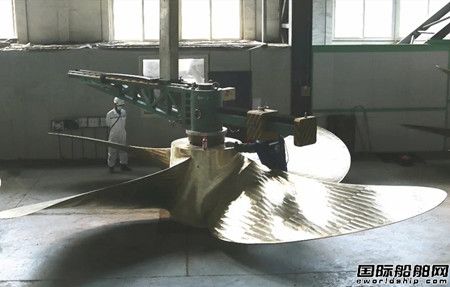 大連船推提前交付廣船國(guó)際首套12萬(wàn)噸雙燃料油輪螺旋槳