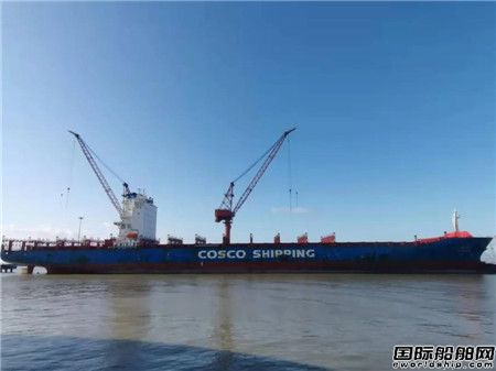 上海中遠海運重工一天完成六艘船舶進出廠