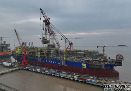 啟東中遠(yuǎn)海運(yùn)海工“獵鷹”輪改裝第二批模塊吊裝工程完工