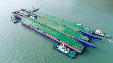 亞洲第一大海工駁船“海洋石油229”輪改裝交付