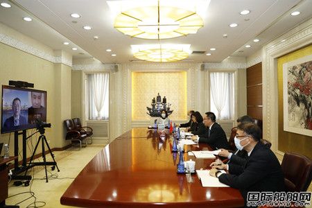 趙沖久視頻會見地中海航運全球首席執(zhí)行官索倫·托夫特