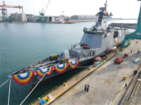 現(xiàn)代重工建造2800噸級(jí)新型護(hù)衛(wèi)艦“春川”號(hào)下水