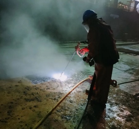 山東友聯(lián)外出超水除銹作業(yè)擴大市場