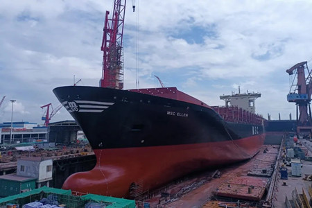 文沖修造提前完成“MSC ELLEN”輪重點(diǎn)塢內(nèi)工程