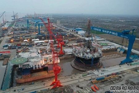 兩座平臺同日進(jìn)塢！啟東中遠(yuǎn)海運(yùn)海工海工塢加長后迎來歷史時(shí)刻