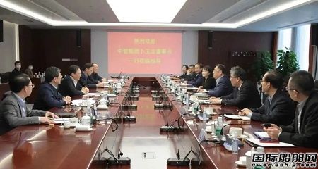 中國船舶集團(tuán)總經(jīng)理?xiàng)罱鸪蓵娭兄羌瘓F(tuán)董事長卜玉龍一行
