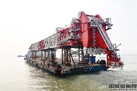 潤(rùn)邦重機(jī)為GustoMSC建造2500噸伸縮臂式海洋起重機(jī)發(fā)運(yùn)