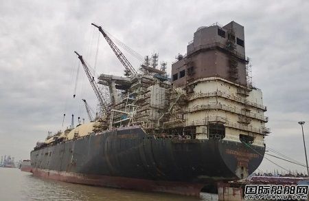 提前5天！上海中遠海運重工“格里亞”輪改裝FSRU項目完成第二次塢內工程