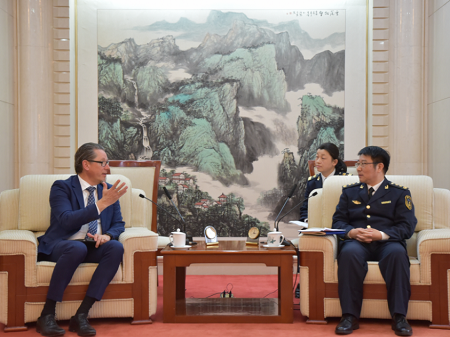 挪威船級(jí)社全球首席執(zhí)行官兼總裁拜會(huì)交通運(yùn)輸部海事局