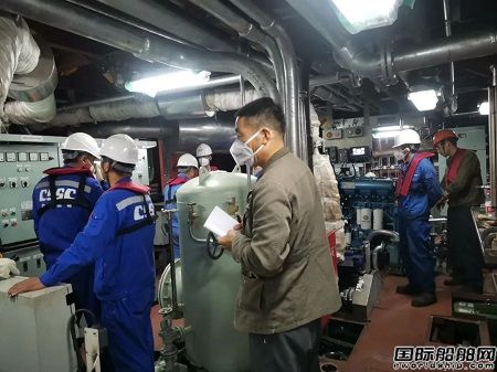 江南造船廠120TEU集裝箱船2號船“漢唐盛東”號試航凱旋