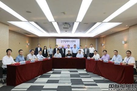 9家企業(yè)攜手！漢唐航運(yùn)換電集裝箱船項(xiàng)目合作意向書在滬簽約