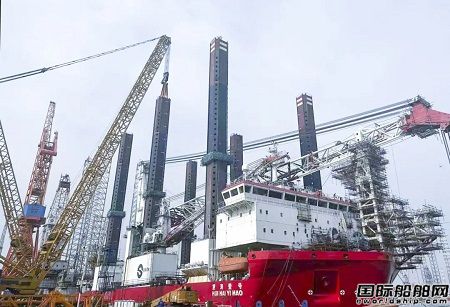 威海金陵完成“慧海壹號”平臺樁腿加長改造吊裝定位