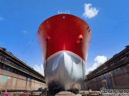 上海中遠海運重工高質(zhì)量完成LPG船奧斯普瑞輪有機硅油漆工程