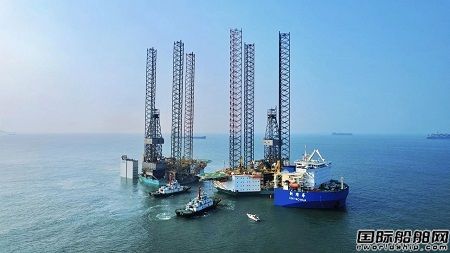 破紀錄！中遠海運特運“新耀華”輪半潛船一天裝兩座平臺
