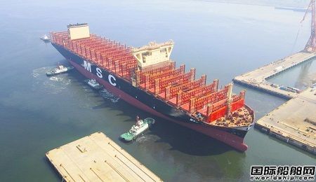 大船天津建造16000TEU集裝箱船5號船出塢