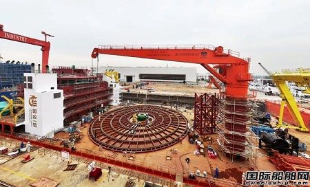 海新重工建造國內(nèi)最大海纜施工船下水
