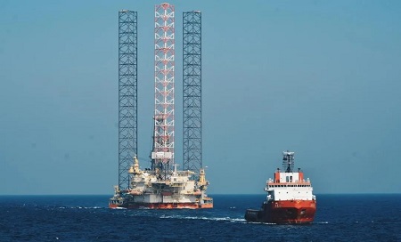 中海油服租賃“海洋石油945”平臺(tái)東疆順利報(bào)關(guān)入?yún)^(qū)
