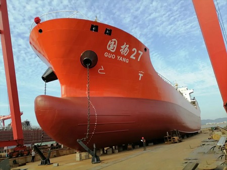 銘飛造船建造7680噸油船“國揚27”輪順利下水