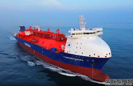 揚(yáng)子三井首制4萬(wàn)方雙燃料LPG/液氨運(yùn)輸船交付離廠(chǎng)