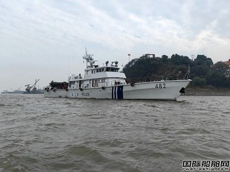 同方江新建造48米高速巡邏艇試航成功